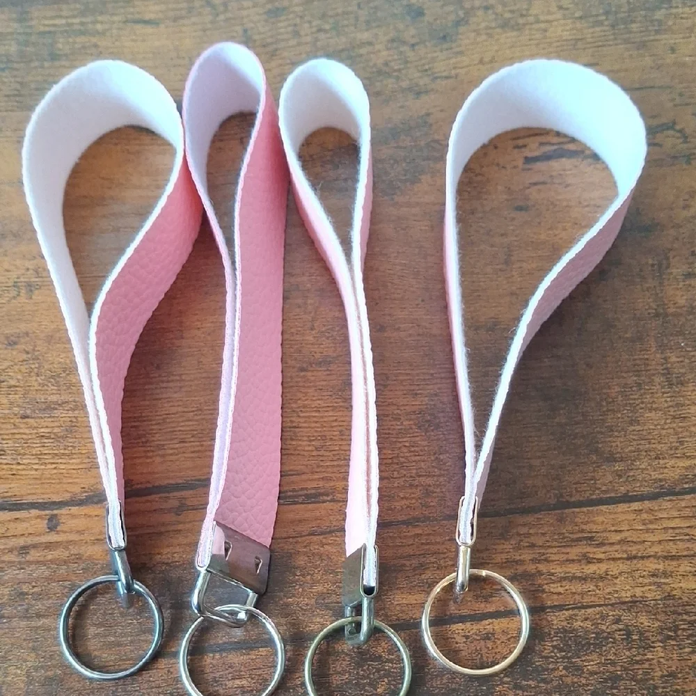 Pink Faux Pepple Leather Wirstlet Keychain